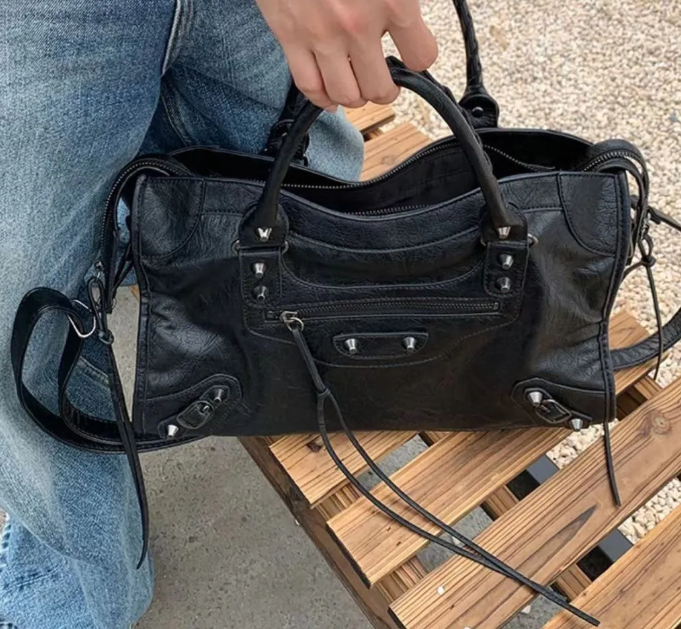 Body Shoulder Bag