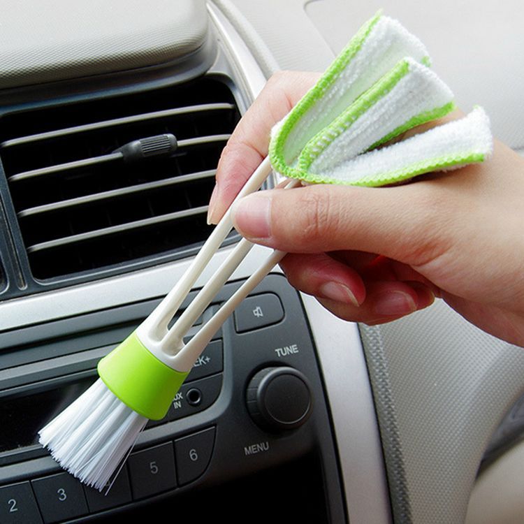 Multi-Surface Dust Cleaning Brush