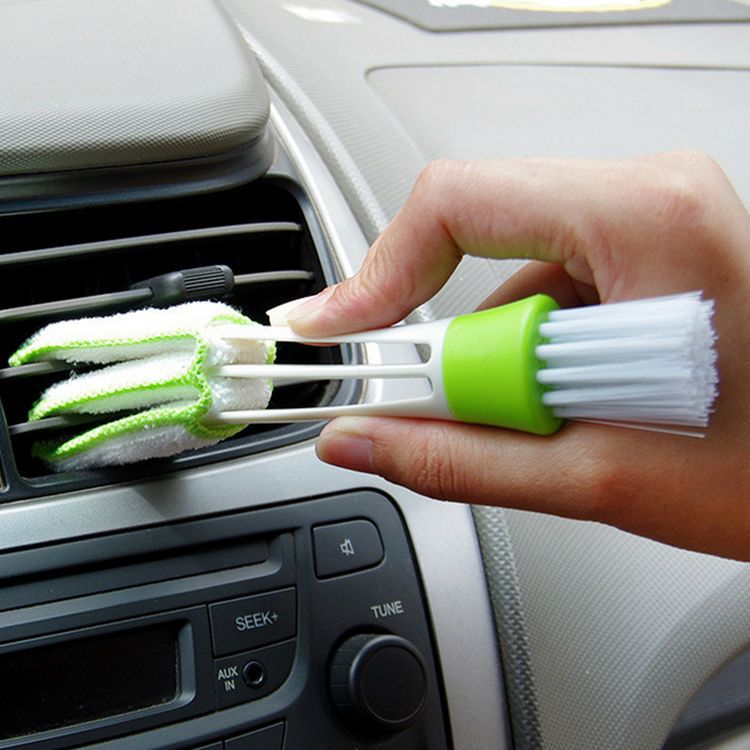 Multi-Surface Dust Cleaning Brush
